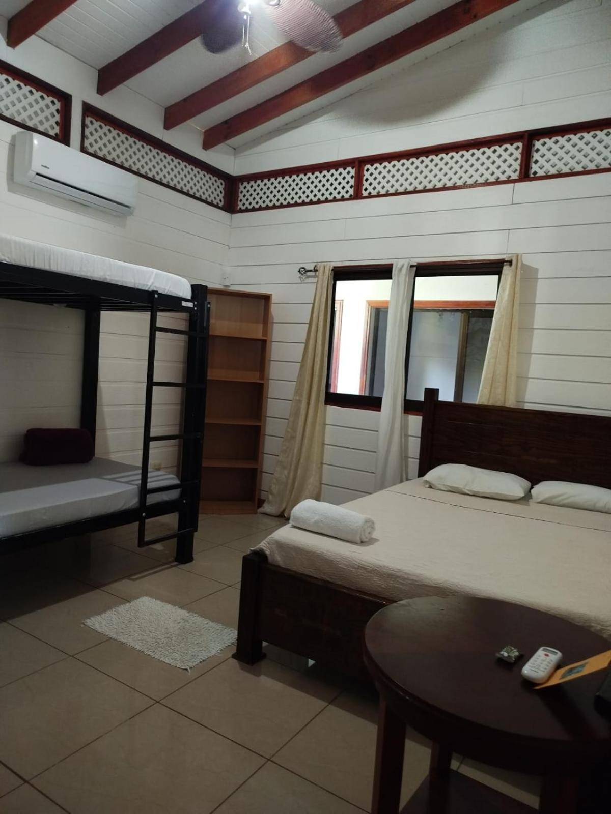 Hotel Liah'S Tortuguero Dış mekan fotoğraf